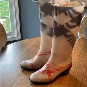 COPY - Burberry rain boots